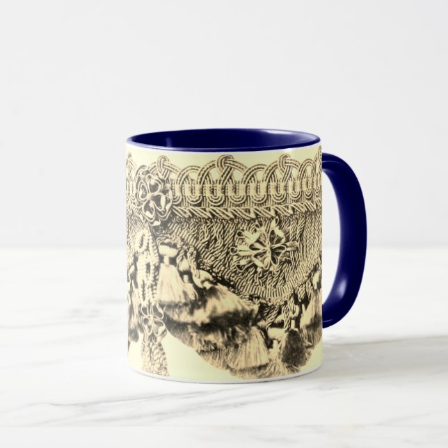 Mug Crème d'or motif de dentelle et de savelle antique (Devant droit)