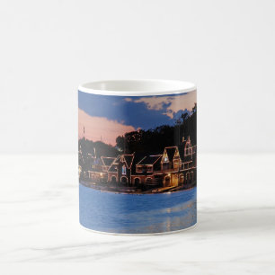 Mug Crépuscule de rangée de Boathouse