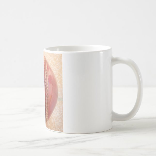 Mug Crimson Stitch Focus : Gros plan du coeur du crick (Droite)