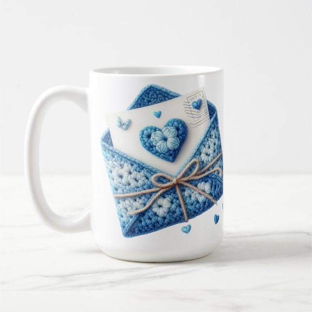 MUG CROCHET BLANC ET BLEUE DÉCOUVRENT LES ENVELOPPES (Gauche)