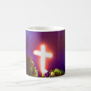 Mug Croix brillante à la nuit Dieu aime