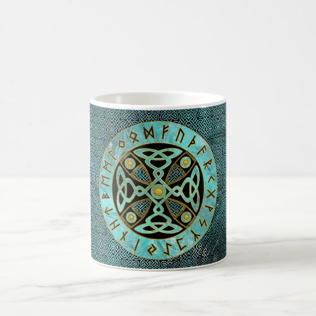 Mug Croix celtique décorative - et alphabet de runes (Centre)