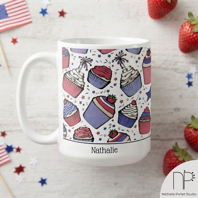 Mug Cupcake 4 juillet  (This July 4th Cupcake Mug features hand-drawn patriotic cupcakes and strawberries by Nathalie Portet)