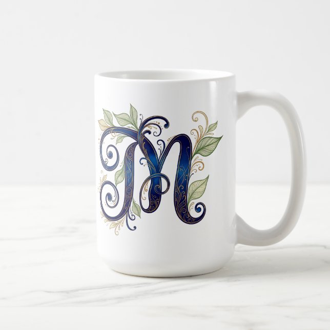 Mug Cursive M – Elegant Blue & Gold Monogram (Droite)
