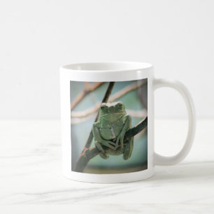 Mug Cute grenouille verte assise sur une branche