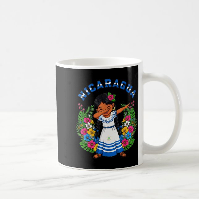 Mug Cute Nicaragua Girl Dabbing Traditional Dress With (Droite)