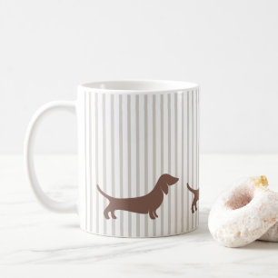 Mug Dachshunts Brown sur bandes beiges