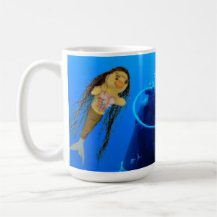 Mug Danni la sirène sous l'eau