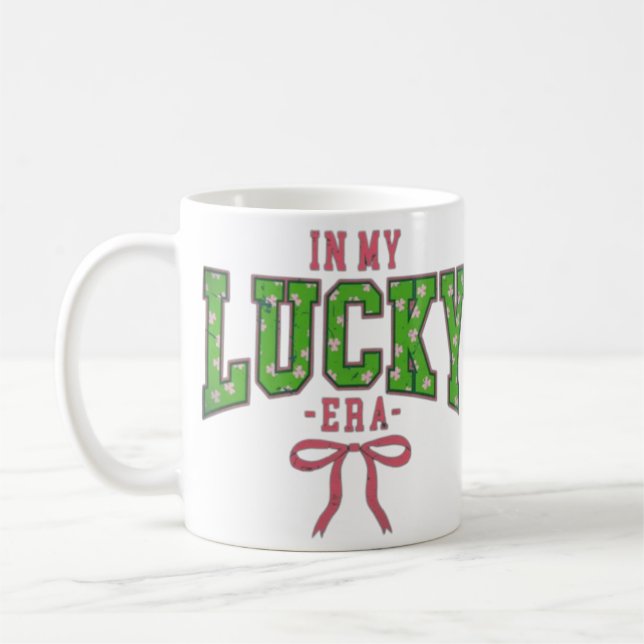 Mug Dans Mon Époque Chanceuse - Conception de Bow Clov (Gauche)