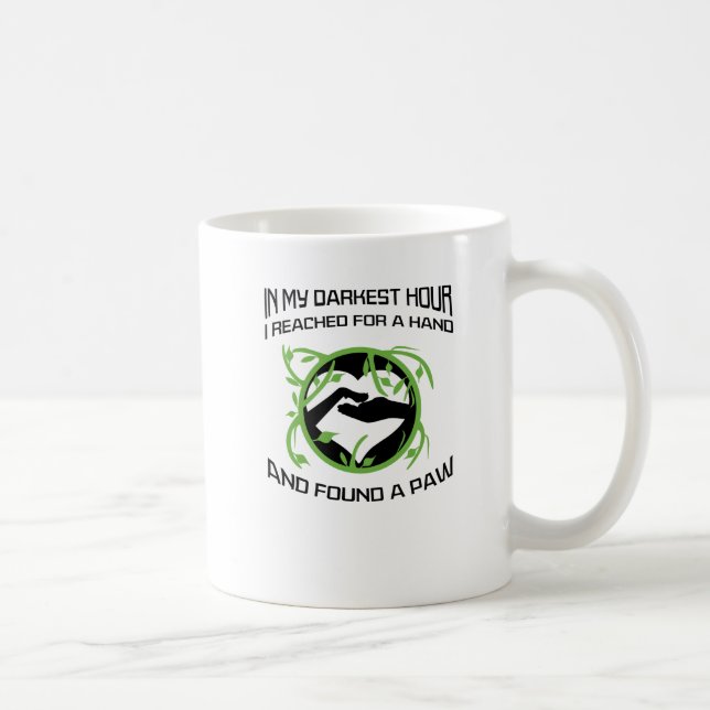 Mug dans mon heure la plus sombre, j'ai tendu la main. (Droite)