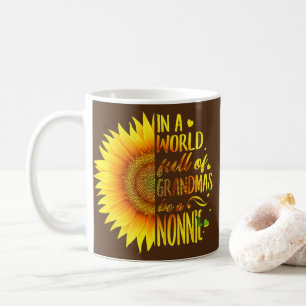 Mug Dans Un Monde Plein De Grandmas Soyez Un Tournesol