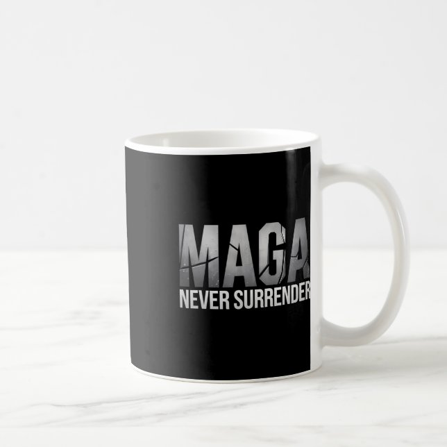 Mug Dark Mega Trump 2024 Mega Never Surrender  (Droite)