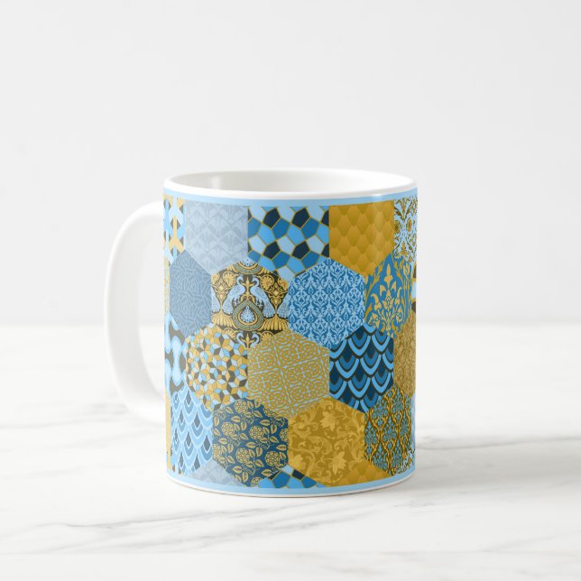 Mug de café à patchwork bleu et jaune (Devant gauche)