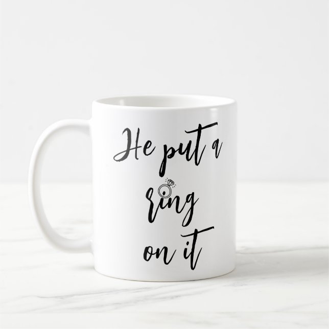 Mug de café avec bague de fiançailles romantique (Gauche)
