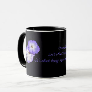 Mug de café mauve d'amitié