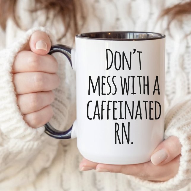 Mug de café pour infirmière stimulée à la caféine, (Caffeinated RN Mug — Funny Nurse appreciation Mug Gift for Coworkers, Medical Students & RNs)
