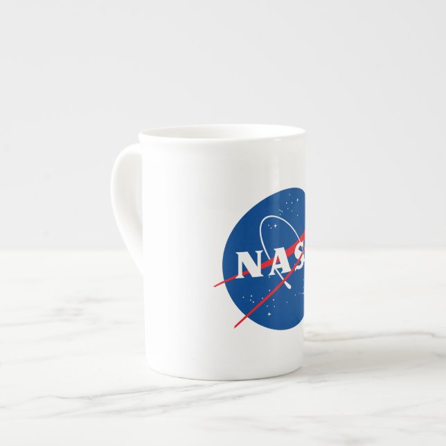 Mug de Chine osseuse conique de la NASA (10 oz.) (Devant gauche)