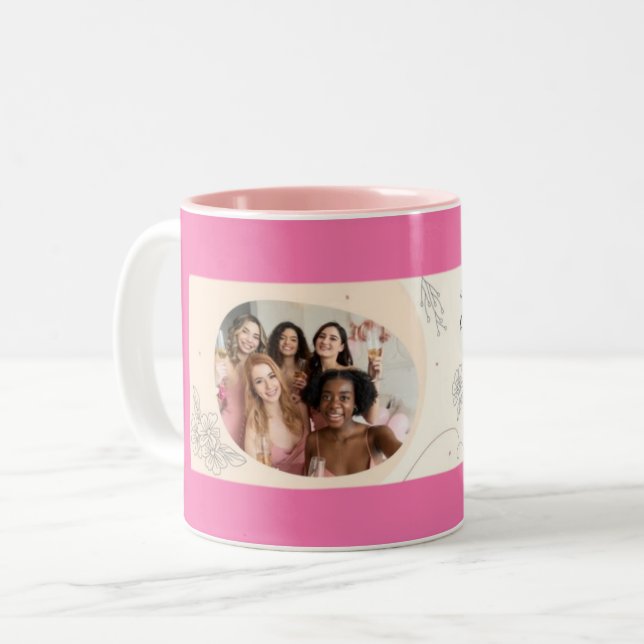 Mug de fête de bachelorette dessiné à la main - Cé (Devant gauche)