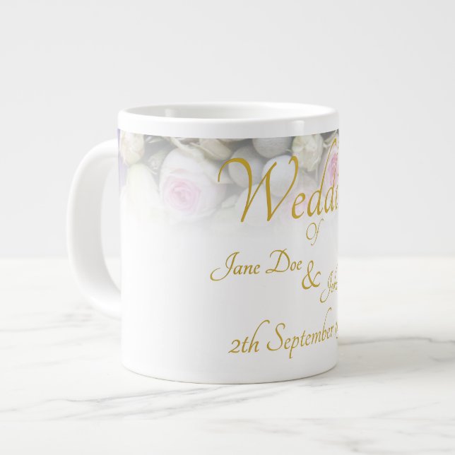 Mug de mariage - Mariée avec un bouquet de mariage (Devant gauche)