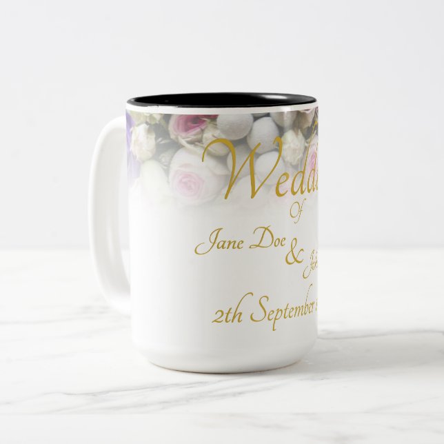 Mug de mariage - Mariée avec un bouquet de mariage (Devant gauche)