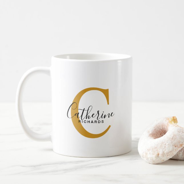 Mug de monogramme jaune foncé personnalisé classiq (Avec donut)