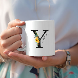 Mug de monogramme Y floral avec nom modifiable