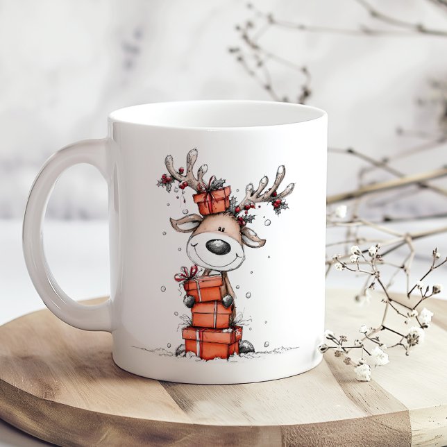 Mug de Noël Renne Mignon – Oh Cerf ! (Cute Reindeer Christmas Mug – Oh Deer! on a boho wooden table with tiny white flowers)
