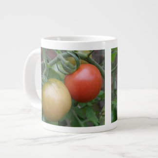 Mug de tomates orange et rouge