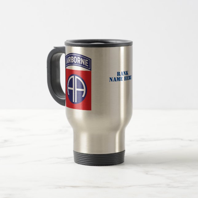 Mug De Voyage 82e division aéroportée Tous les insignes de servi (Devant gauche)