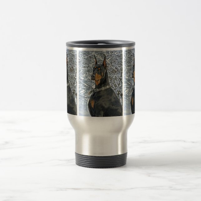Mug De Voyage Dobermann dans la neige de Fosty (Centre)