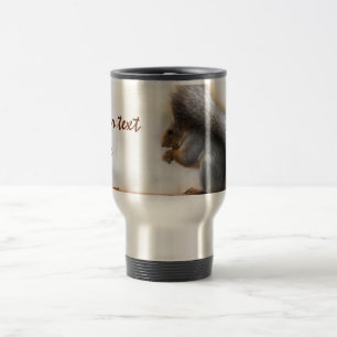 Mug De Voyage Écureuil sur un banc et quelques noix