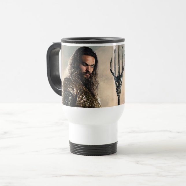 Mug De Voyage Ligue de Justice | Aquaman Sur Le Champ De Bataill (Devant gauche)