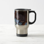 Mug De Voyage mignonne petite souris dans la neige<br><div class="desc">mignonne petite souris dans la neige Photo de Sandy Closs. Souris,  souris,  animal,  faune,  "animal d'hiver",  animaux,  hiver,  "souris de Noël""souris de Noël""amoureux de souris""amoureux de souris""amoureux de souris"</div>