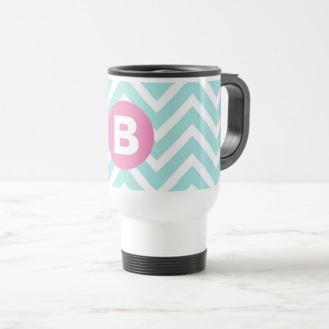 Mug De Voyage Monogramme rose chevron bleu clair tendance (Devant droit)