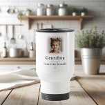 Mug De Voyage Musique de voyage de grand-mère personnalisée | "T<br><div class="desc">Célébrez les moments préférés de grand-mère avec cette tasse de voyage personnalisée, avec une photo simple encadrée de petit-enfant et la citation sincère "Grand-mère, tu es ma préférée." Fabriquée en acier inoxydable avec un couvercle résistant aux déversements, cette tasse de 15 oz est idéale pour les déplacements quotidiens, les soirées...</div>
