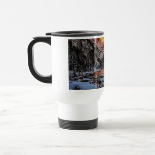 Mug De Voyage Paysage de montagne majestueux au coucher du solei