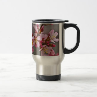Mug De Voyage Pink Against A Gray Sky Japanese Cherry Blossoms