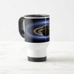 Mug De Voyage Saturne Éclipse le Soleil de Cassini Orbiter<br><div class="desc">L'engin spatial Cassini de la NASA s'est caché derrière Saturne, capturant une scène dramatique : la forme majestueuse du géant du gaz, sept de ses lunes, et même un tout petit point pâle de la Terre au loin, le tout éclairé par le soleil qui filtre à travers les anneaux. Ce...</div>