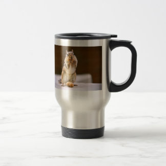 Mug De Voyage Tamia mignonne mangeant une arachide