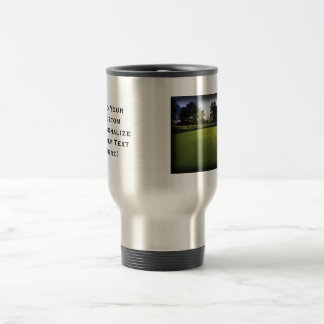Mug De Voyage Terrain de golf vert à l'aube