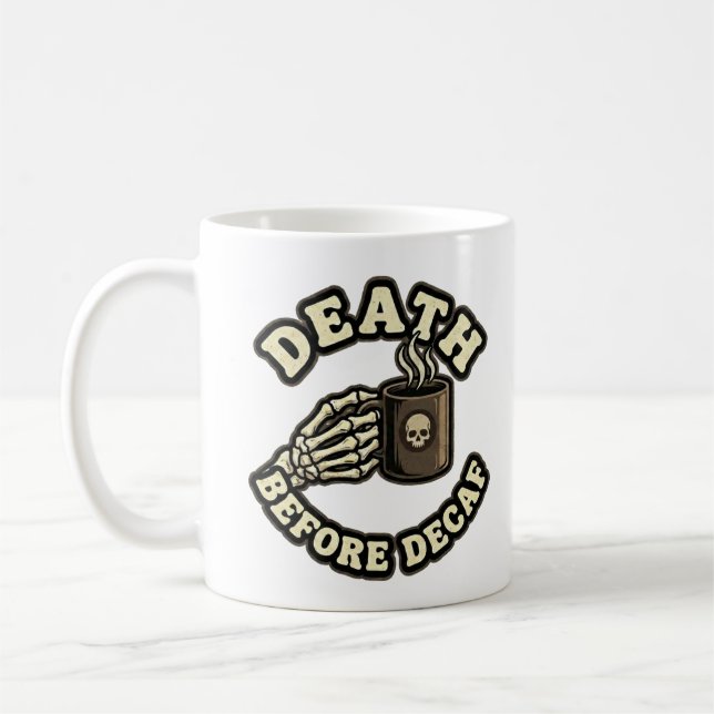 Mug Death Before Decaf | Funny Retro Skull & Coffee  (Gauche)