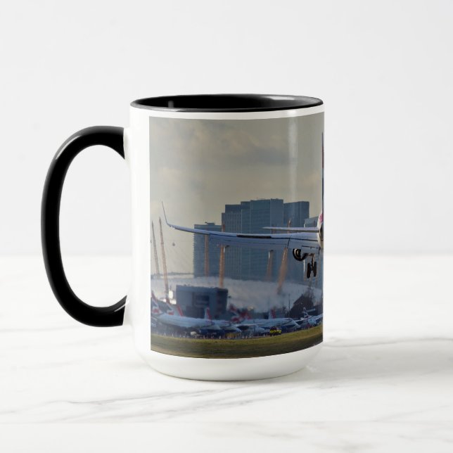 Mug Débarquement à l'aéroport de ville de Londres (Gauche)