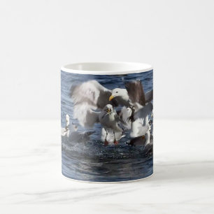 Mug Déchaînement de Mouettes lors de l'Alimentation au