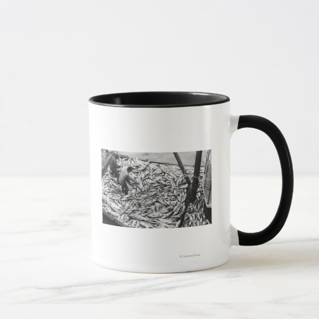 Mug Déchargement du Saumon à partir de bateaux de pêch (Droite)