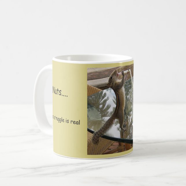 Mug d'écureuil drôle La lutte est réelle (Devant gauche)