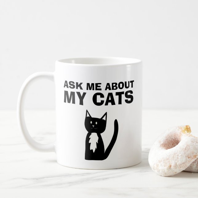 Mug Demandez-Moi Mon Chat Blanc Noir Tuxedo Kitten (Avec donut)