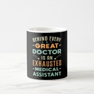 Mug Derrière chaque grand docteur assistant Médicale
