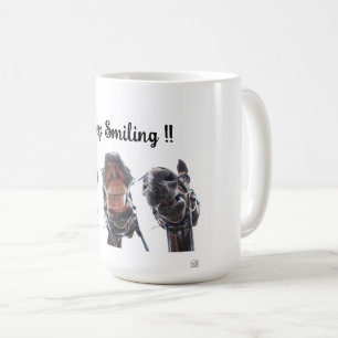 Mug Des chevaux dans la bouche. Trois chevaux sourient