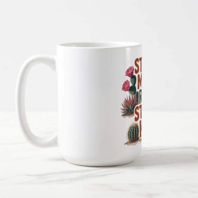 Mug Des mamans fortes élèvent des enfants forts (Gauche)