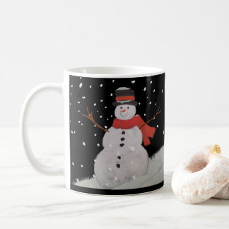 Mug Des neigeurs dans la neige nocturne.